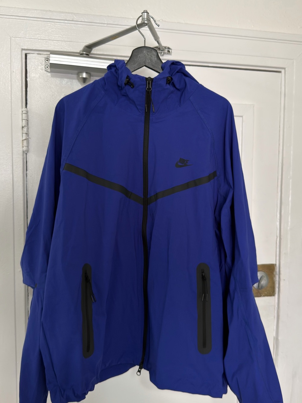 Nike Men’s Blue Hooded Windbreaker Jacket